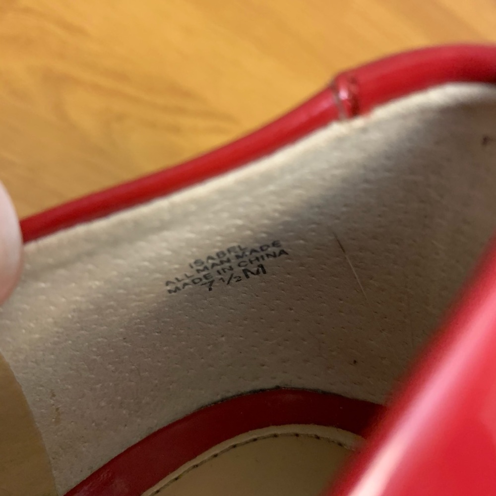 Red heels - Picture 2 of 4